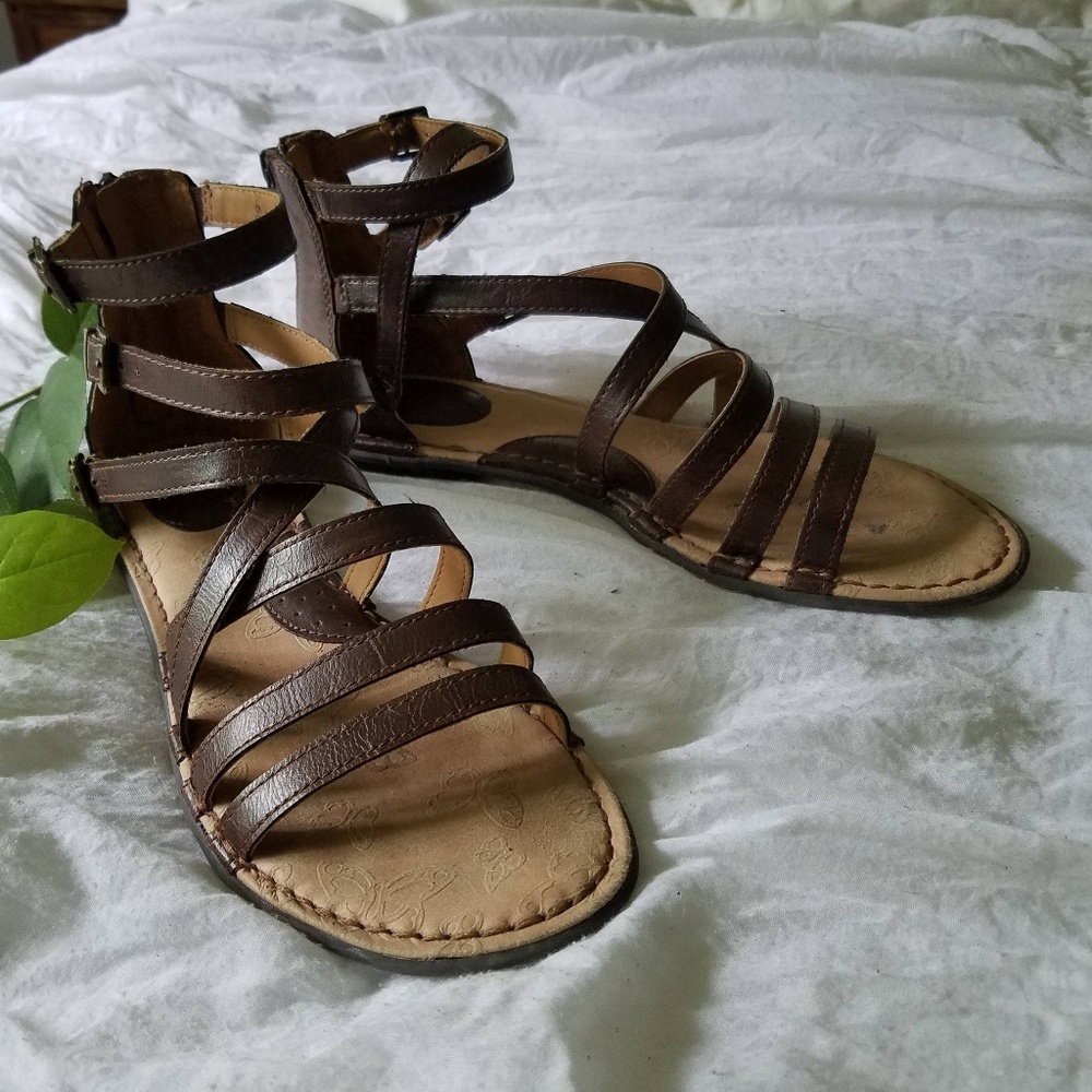 Born b.o.c. brown gladiator sandals 10
